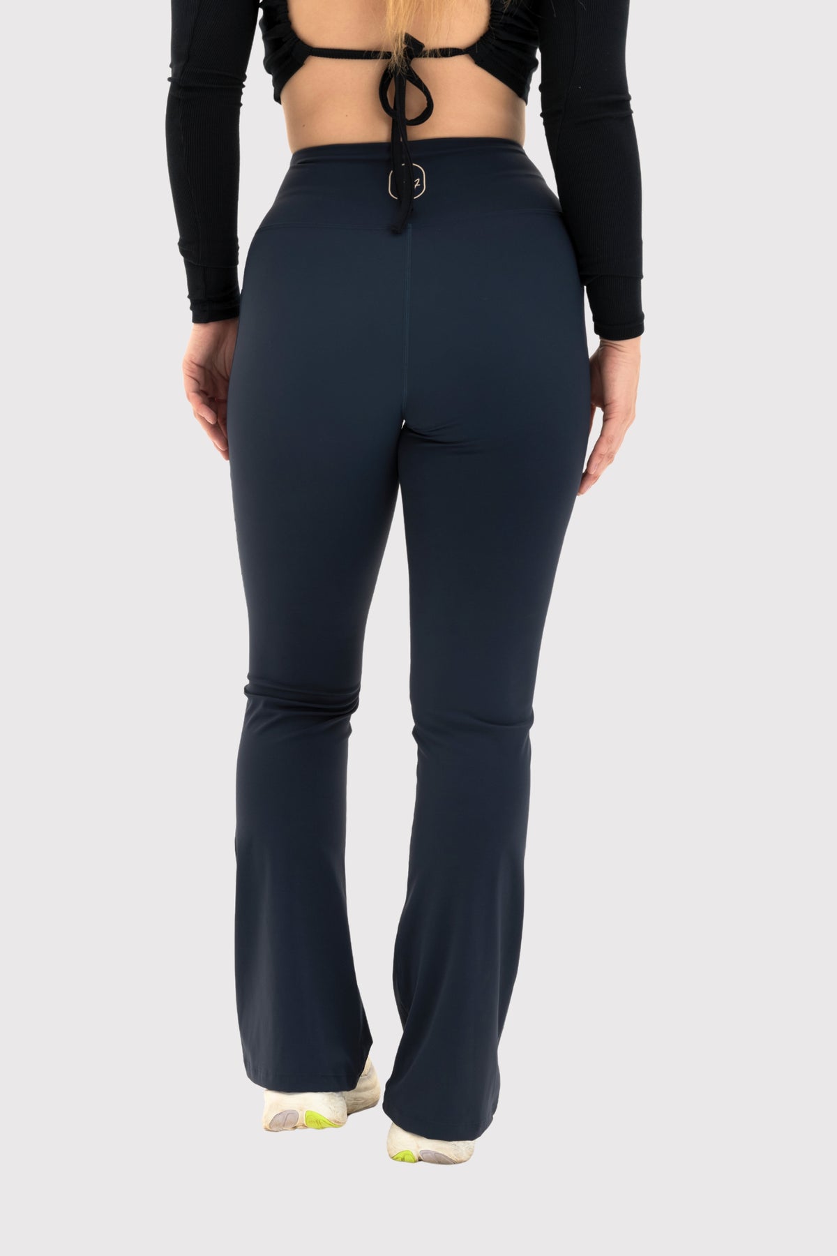 Holds You, Not Hurts You